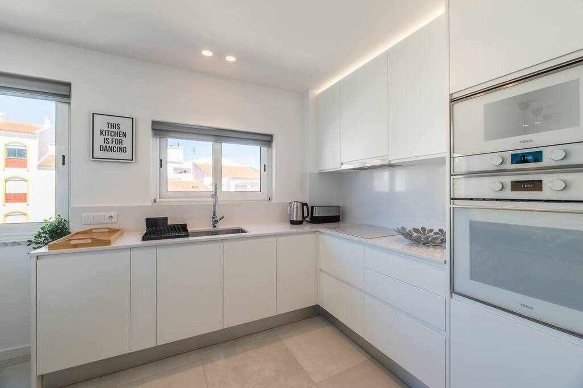 Central Town 2-Bedroom Apartment Albufeira Eksteriør bilde