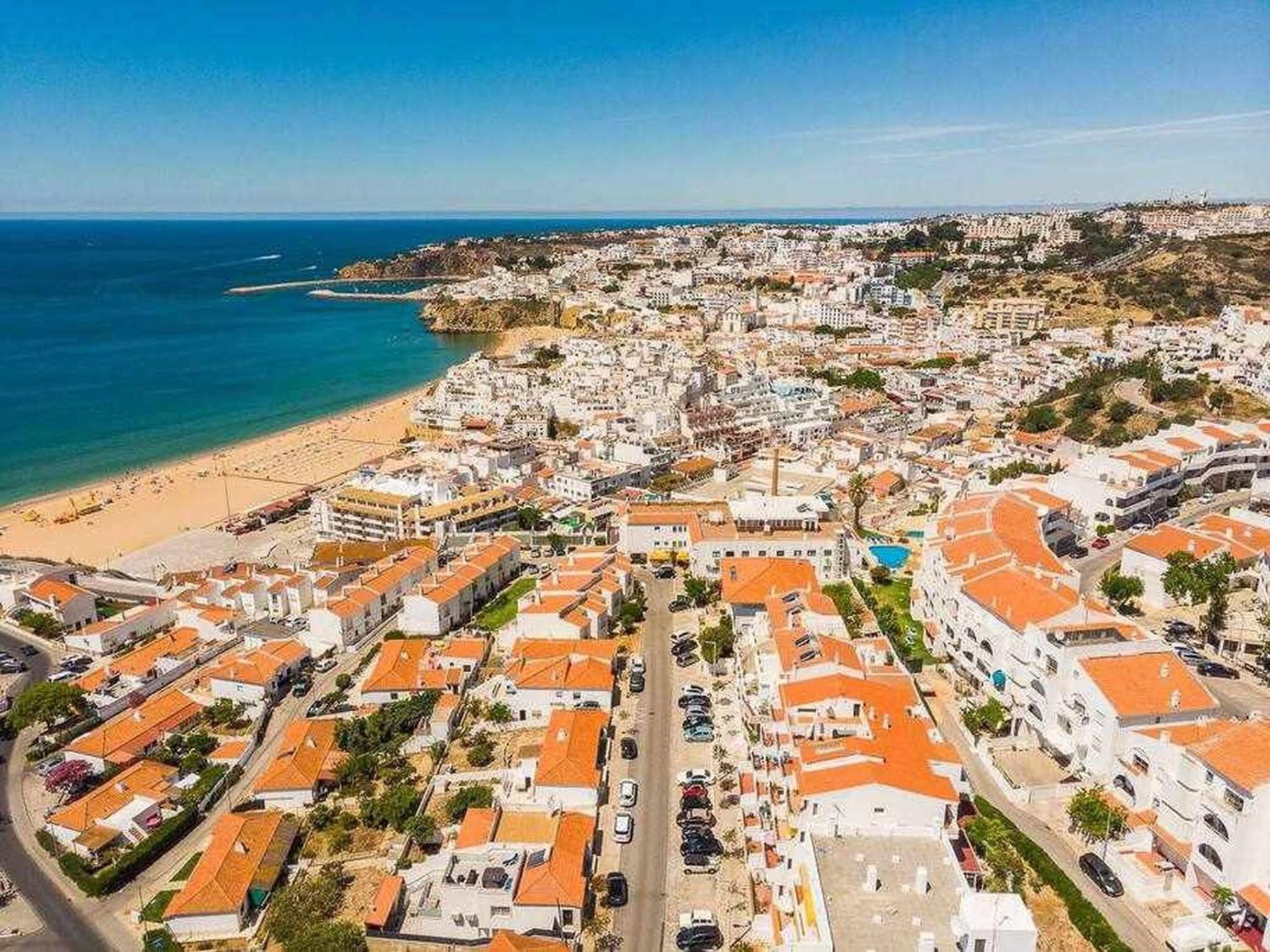 Central Town 2-Bedroom Apartment Albufeira Eksteriør bilde